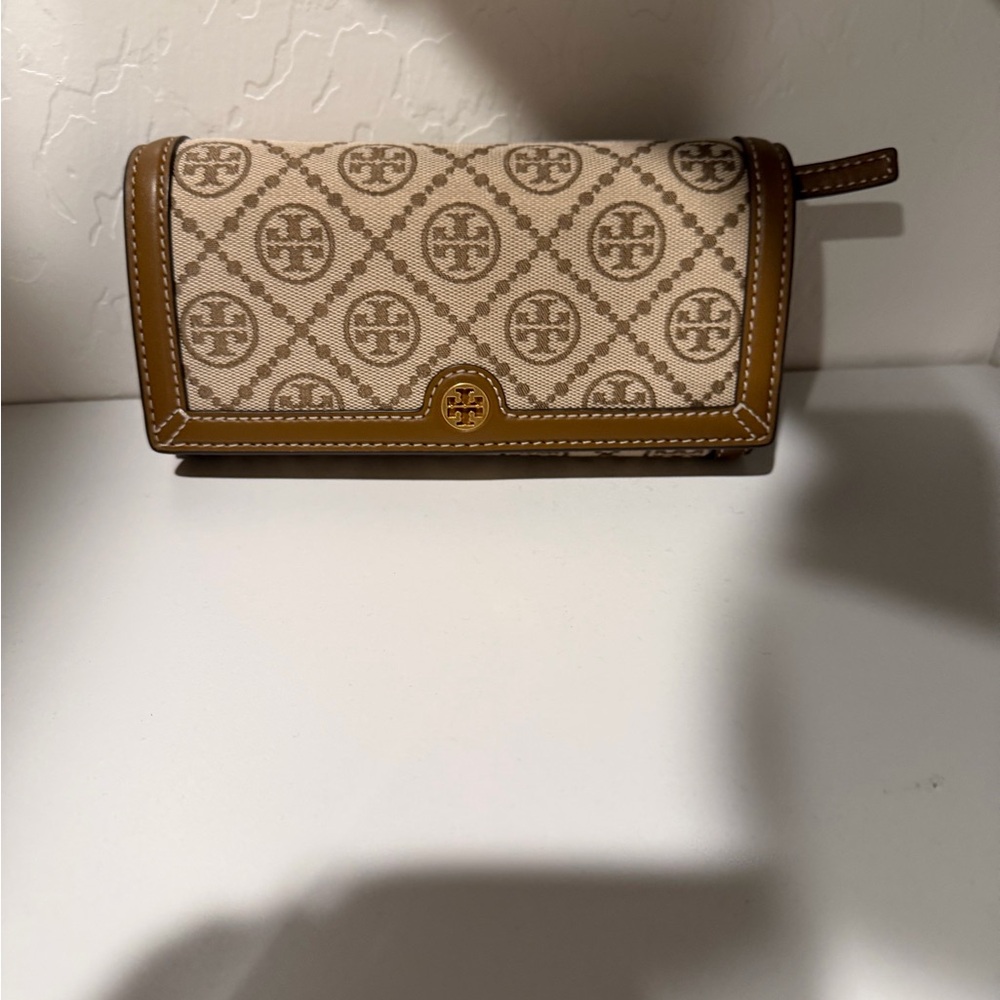 Tory Burch Tan and Cream Wallet with strap nwt